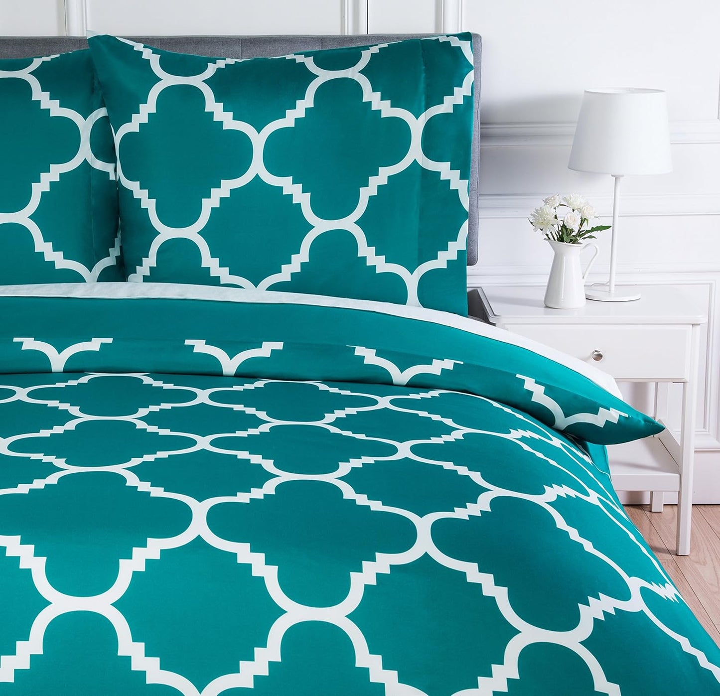Amazon Basics Microfibre Duvet Cover Set 3 Pieces 200 x 200 cm Lightweight